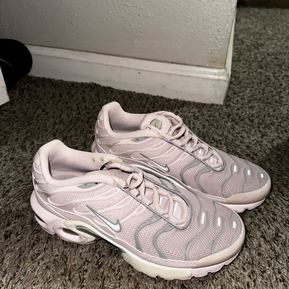 Kids Nike sneaker
